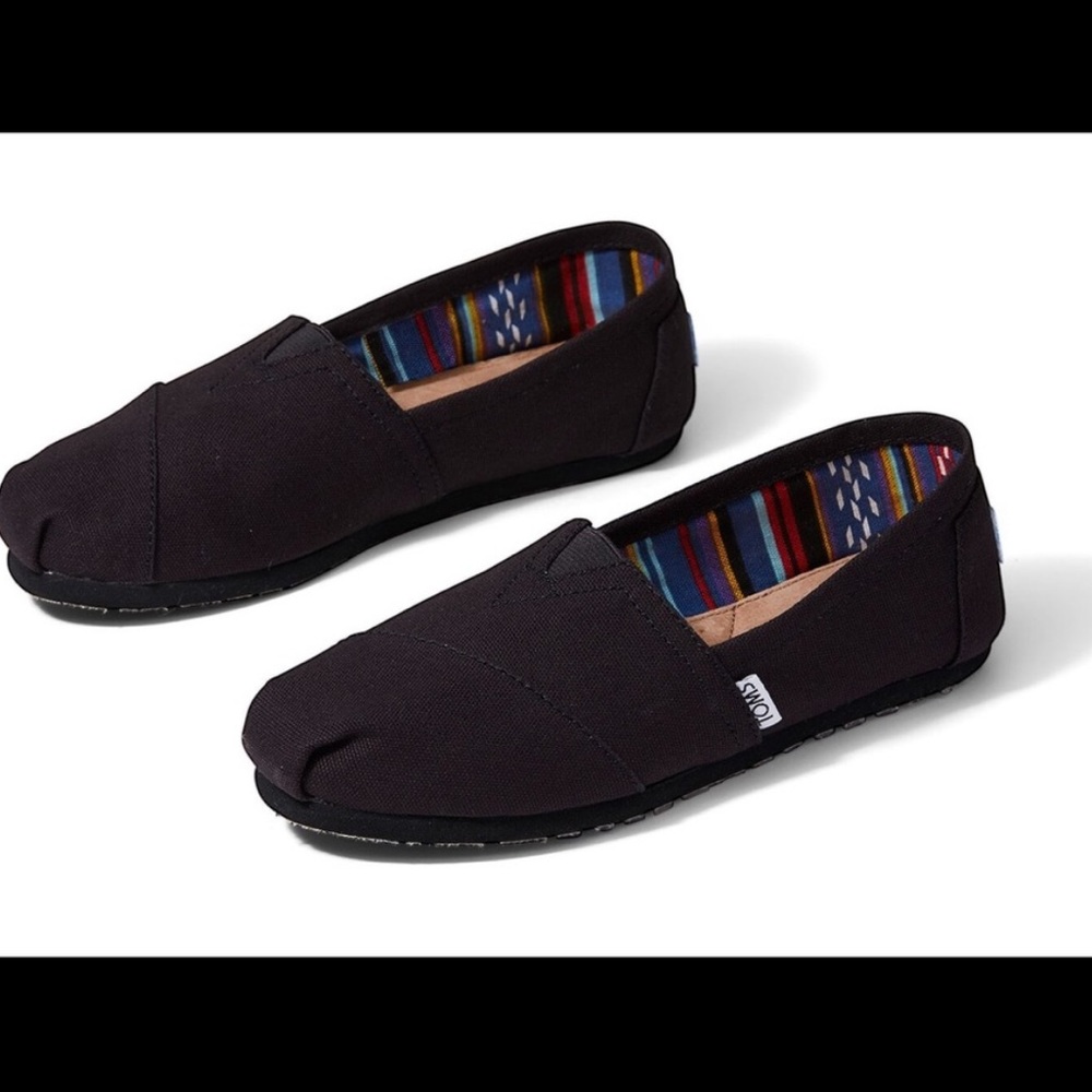 Toms Black Canvas Classic Flats 7.5